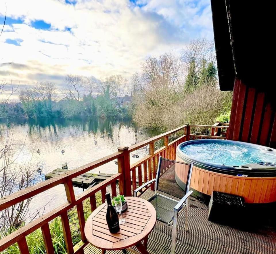 Holly Lodge 12 Hot Tub Йорк Екстер'єр фото